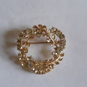 Vintage Circle Rhinestone and Goldtone Brooch